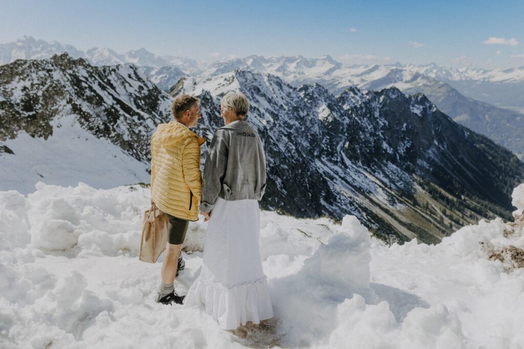 Hochzeitsfotograf Allgäu - Freie Trauung auf der Skisprung Schanze Obersdorf und Brautpaarbilder auf dem Berg Nebelhorn