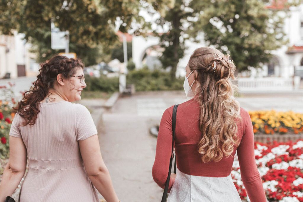 Freie Trauung im Gutshof zum Roten Löwen in Predel und After Wedding Bilder in Ludwigsburg im Barockschloss - Die Hochzeit von Lilli & Micha