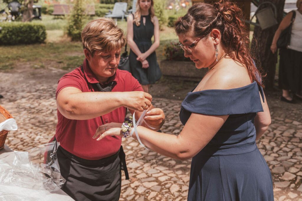 Freie Trauung im Gutshof zum Roten Löwen in Predel und After Wedding Bilder in Ludwigsburg im Barockschloss - Die Hochzeit von Lilli & Micha