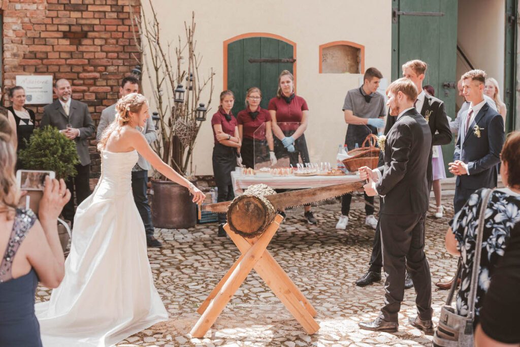 Freie Trauung im Gutshof zum Roten Löwen in Predel und After Wedding Bilder in Ludwigsburg im Barockschloss - Die Hochzeit von Lilli & Micha