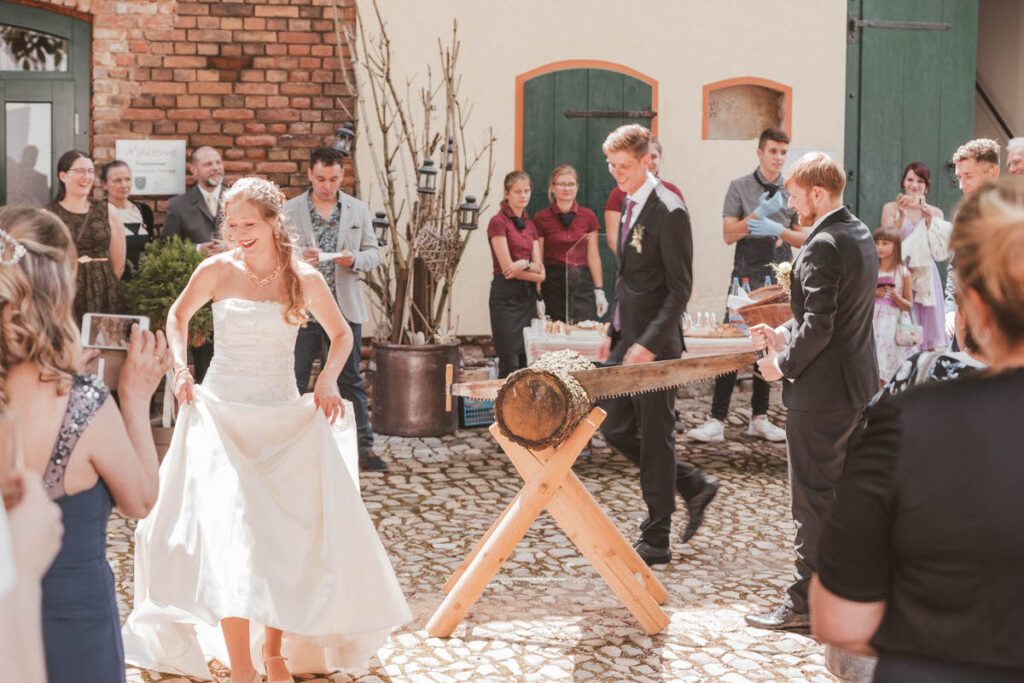 Freie Trauung im Gutshof zum Roten Löwen in Predel und After Wedding Bilder in Ludwigsburg im Barockschloss - Die Hochzeit von Lilli & Micha