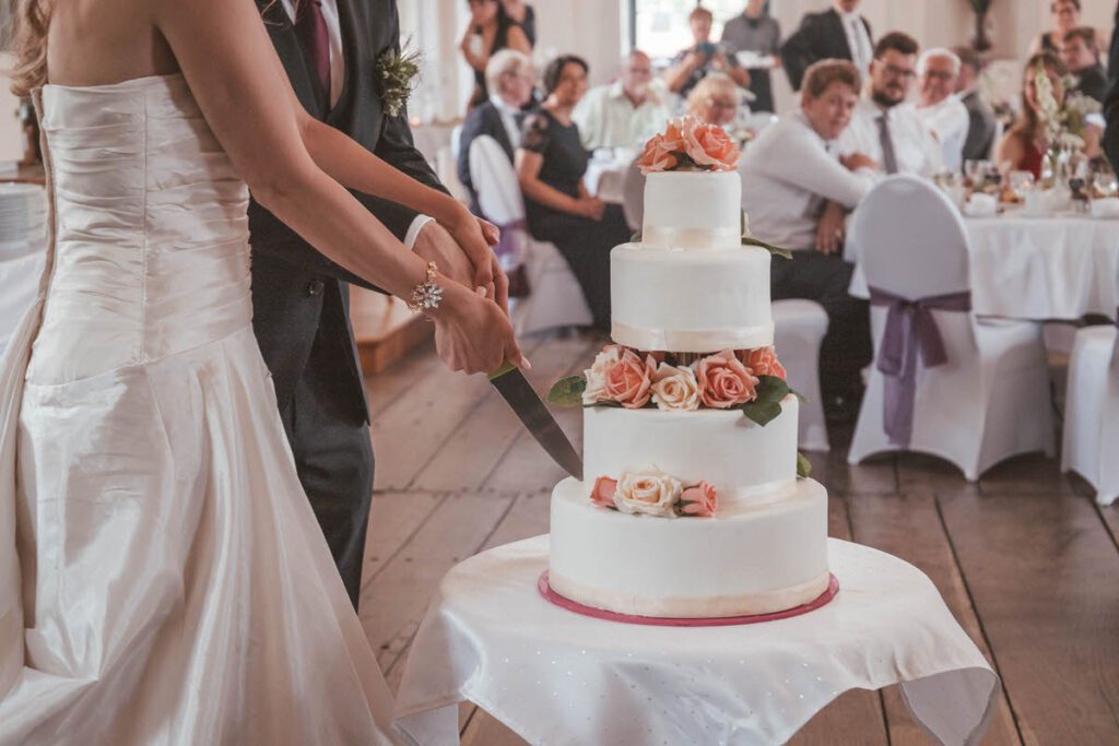 Freie Trauung im Gutshof zum Roten Löwen in Predel und After Wedding Bilder in Ludwigsburg im Barockschloss - Die Hochzeit von Lilli & Micha