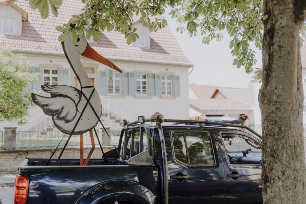 Klassisch Kirchliche Trauung in Gemmingen und Brautpaar Bilder im Schlosspark