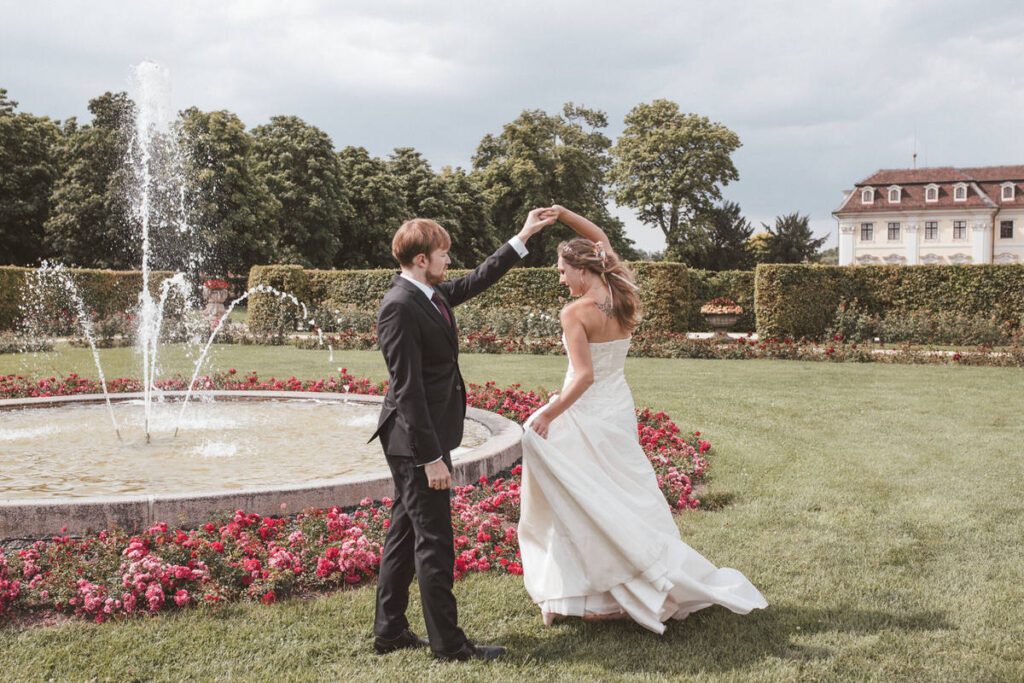 Freie Trauung im Gutshof zum Roten Löwen in Predel und After Wedding Bilder in Ludwigsburg im Barockschloss - Die Hochzeit von Lilli & Micha