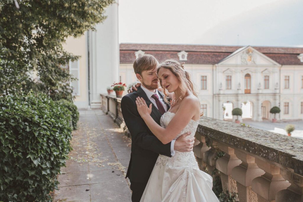 Freie Trauung im Gutshof zum Roten Löwen in Predel und After Wedding Bilder in Ludwigsburg im Barockschloss - Die Hochzeit von Lilli & Micha