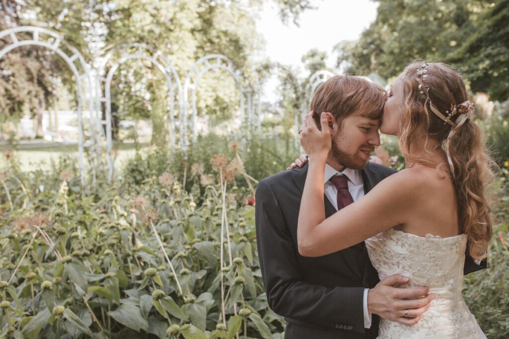 Freie Trauung im Gutshof zum Roten Löwen in Predel und After Wedding Bilder in Ludwigsburg im Barockschloss - Die Hochzeit von Lilli & Micha